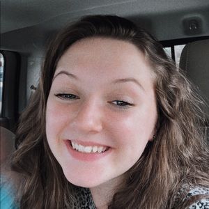 Meet your Posher, Abigail